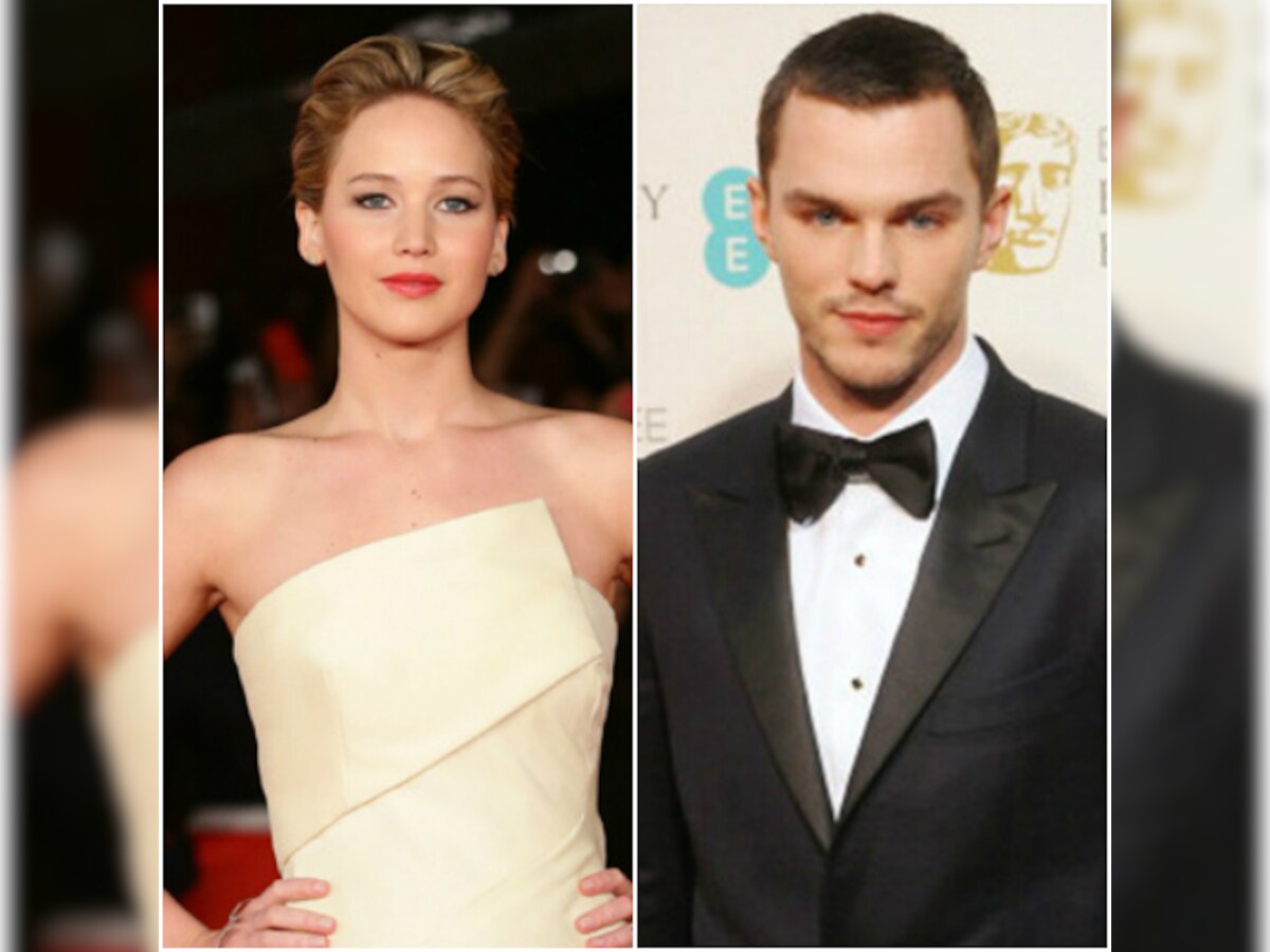 Jennifer Lawrence splits from Nicholas Hoult(00)