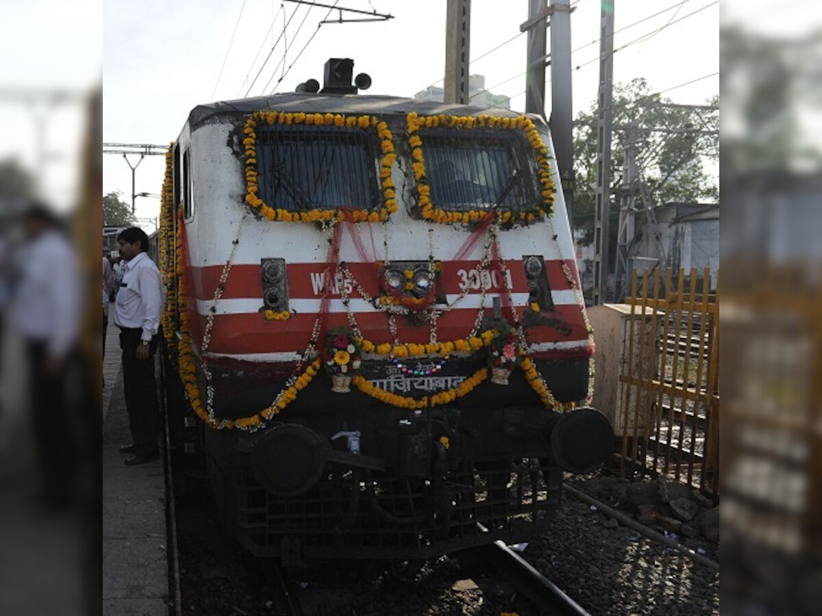 Mumbai-Delhi Rajdhani Express passengers get robbed third day in a row