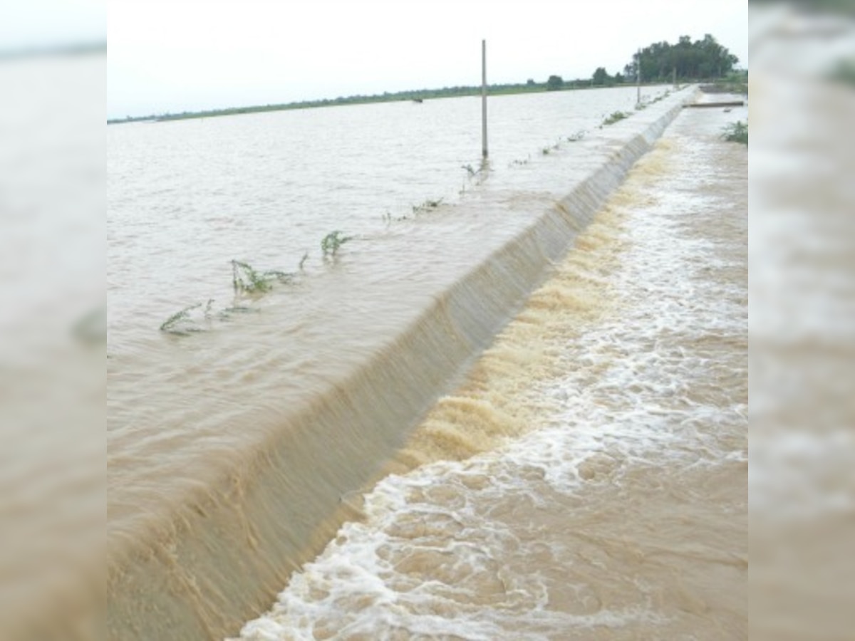 River water floods village in Sundarbans; 300 families shifted to nearby school