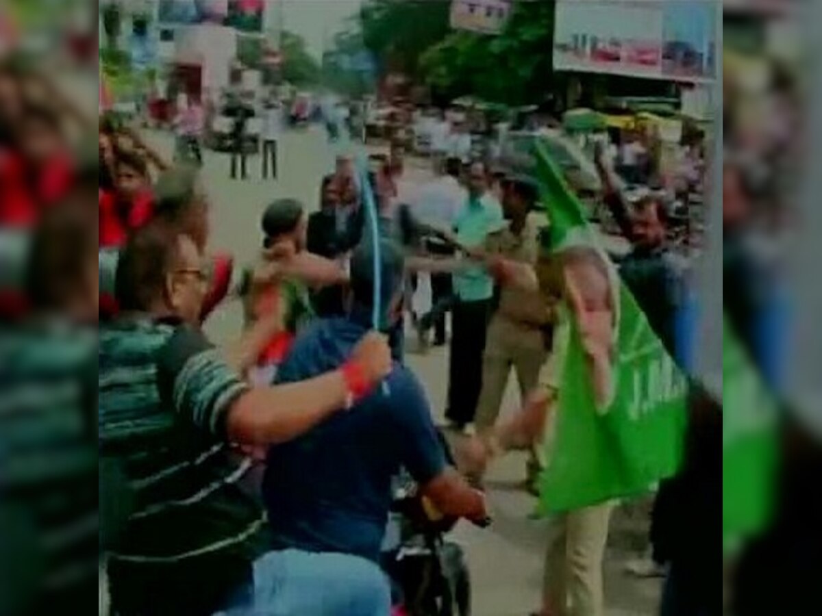 BJP, JMM activists clash during  Union Minister Narendra Singh Tomar's visit