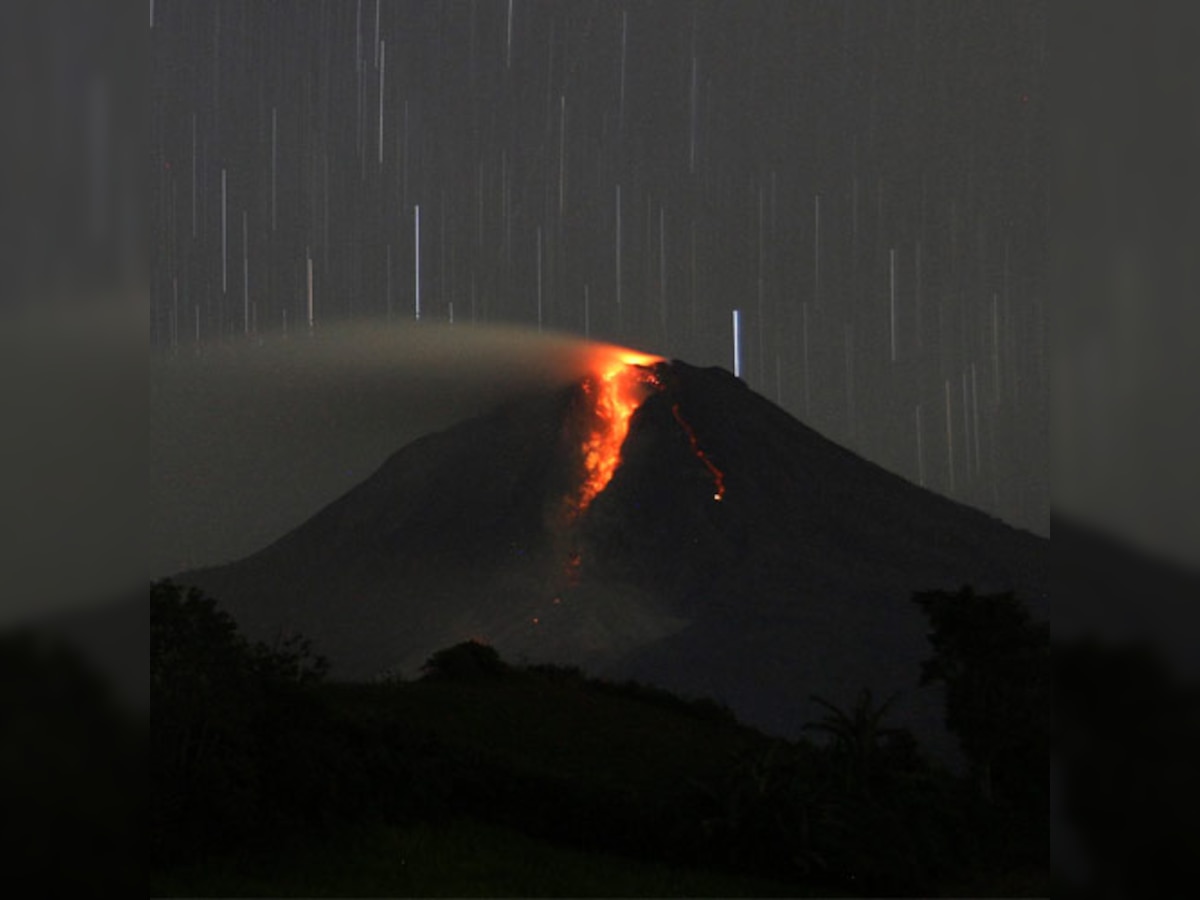 Volcanic eruption in Papua New Guinea causes flight diversions