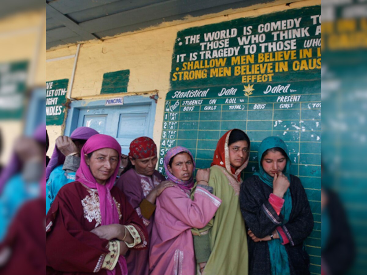 Kashmiri Pandits collect relief material for flood-hit brethren in Kashmir