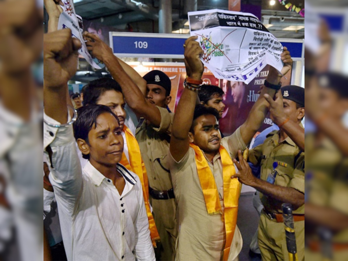 Protest at Pragati Maidan exhibition showcasing Pak culture