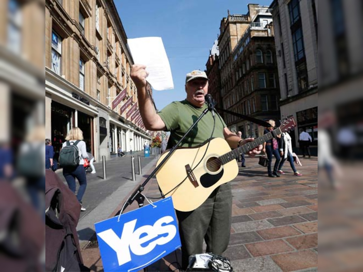 British banks warn they'll head south if Scotland quits UK