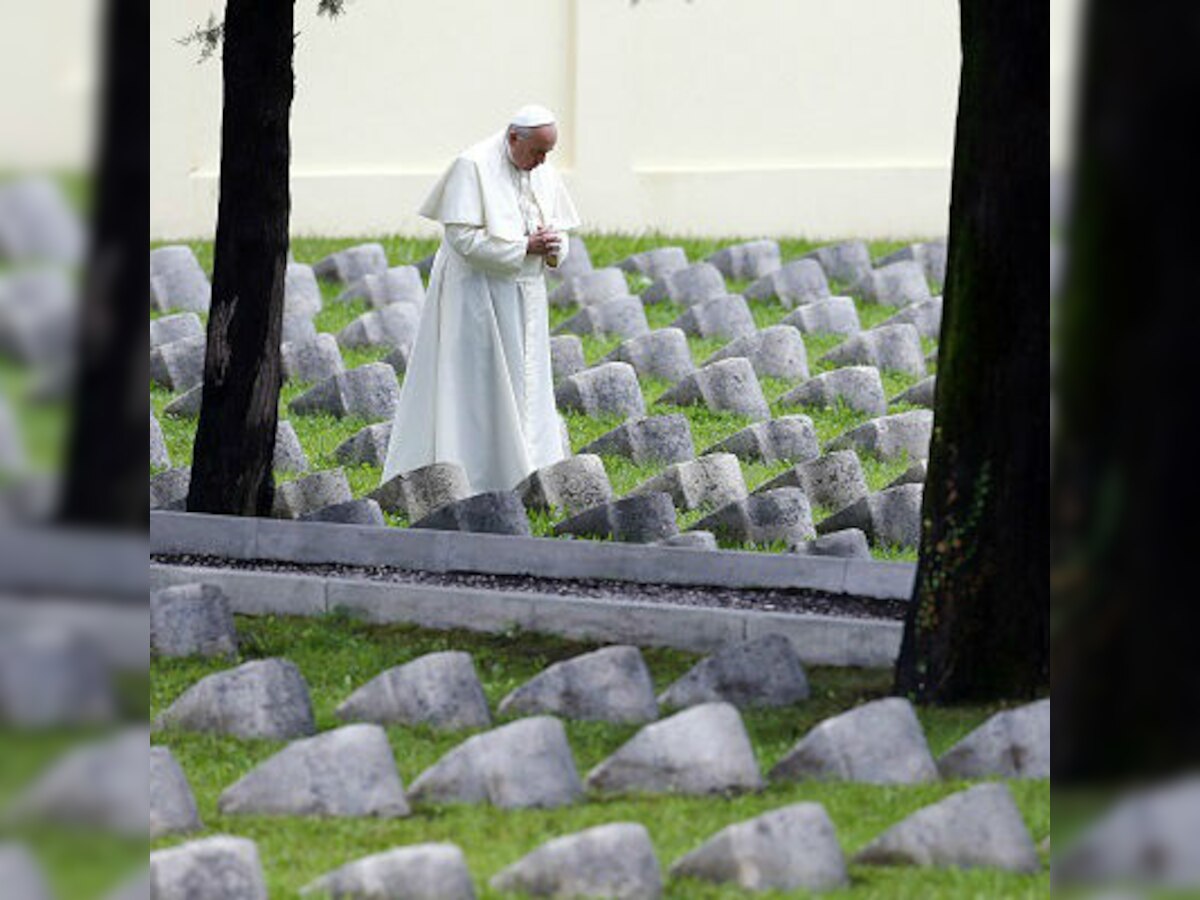 Pope Francis says world's many conflicts amount to 'piecemeal' World War Three