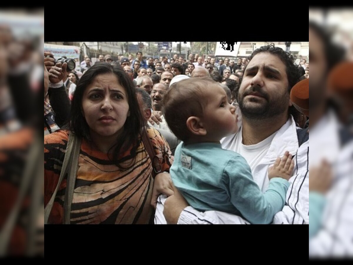 Egypt's leading activist Alaa Abdel Fattah freed on bail