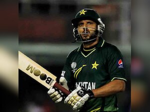 Javed Miandad asks Shahid Afridi to not take T20 captaincy 'for granted'
