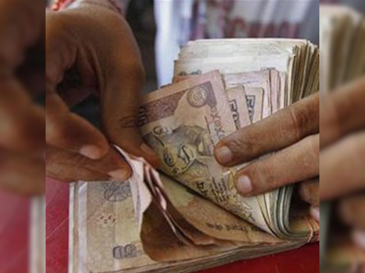 Rupee falls 25 paise against dollar in early trade