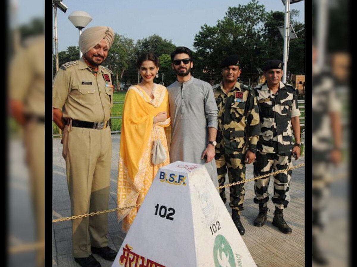 Fawad Khan, Sonam Kapoor visit Wagah Border to promote 'Khoobsurat'