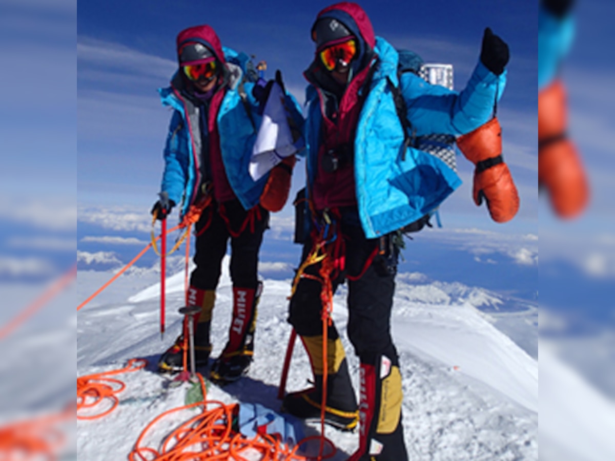 Meet the first twins to climb Mount Everest 