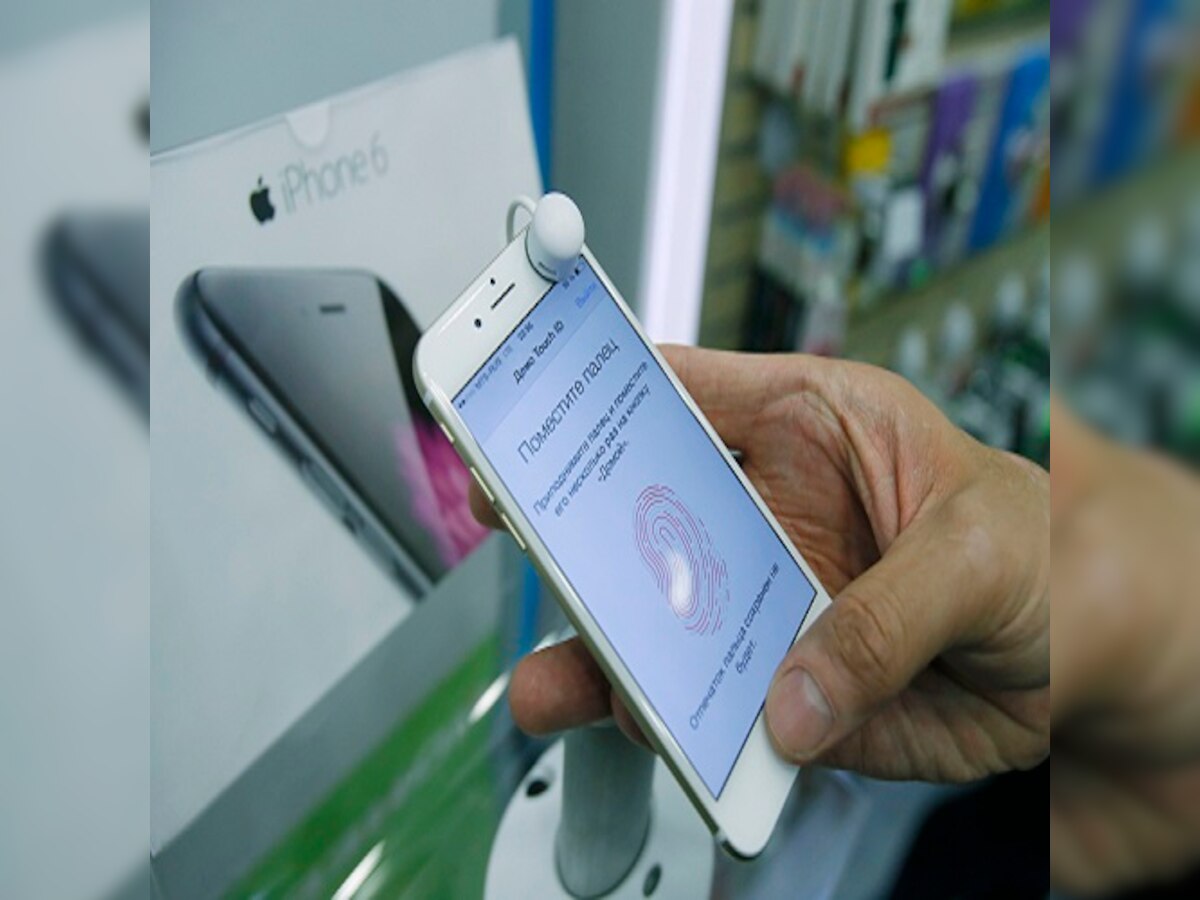 Glitchy iOS 8: Apple asks users to reinstall software; also breaks silence on 'bendy' phones