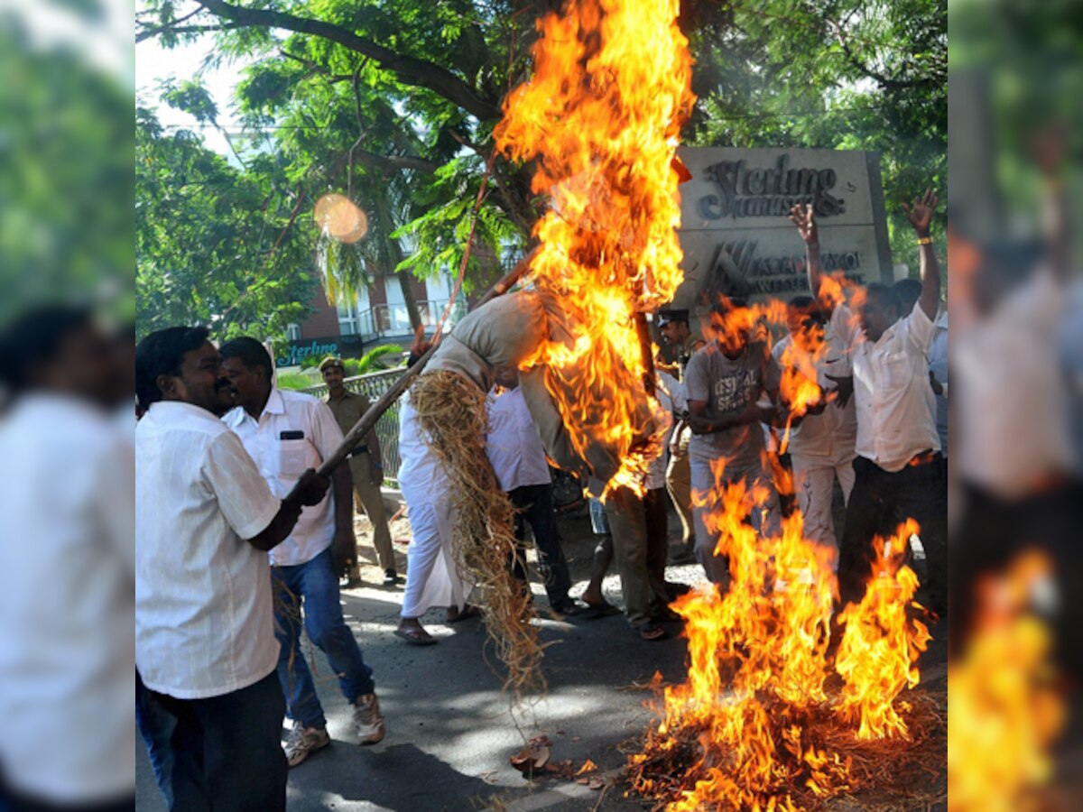 DMDK leader Vijayakant meets Tamil Nadu governor over deteriorating law and order situation