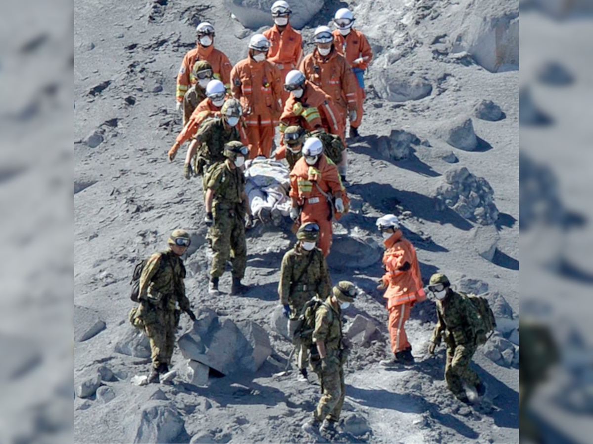 Japan's Mount Ontake volcano eruption: 4 killed, 27 presumed dead; rescuers resume search for victims