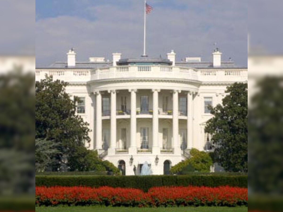Man who sneaked into White House reportedly made it to 'East room'