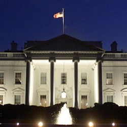 Man arrested after jumping White House fence, causing lockdown