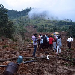 100 people feared dead in Sri Lanka landslide