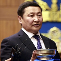 Resource-rich Mongolia ousts prime minister amid economic downturn