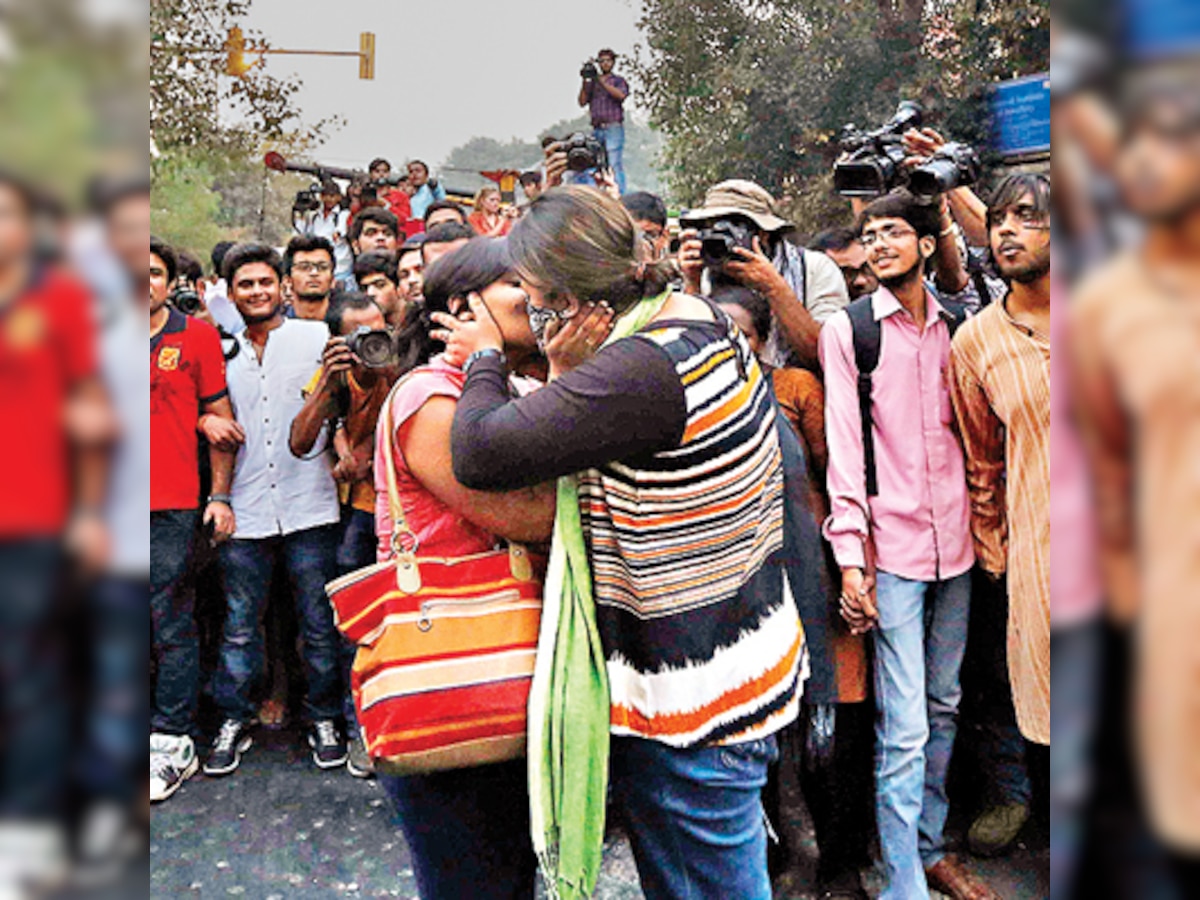 Kiss of Love: Delhi chapter opens amid right-wing threats