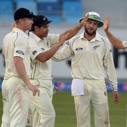 New Zealand peg Pakistan back with crucial wickets in Dubai test