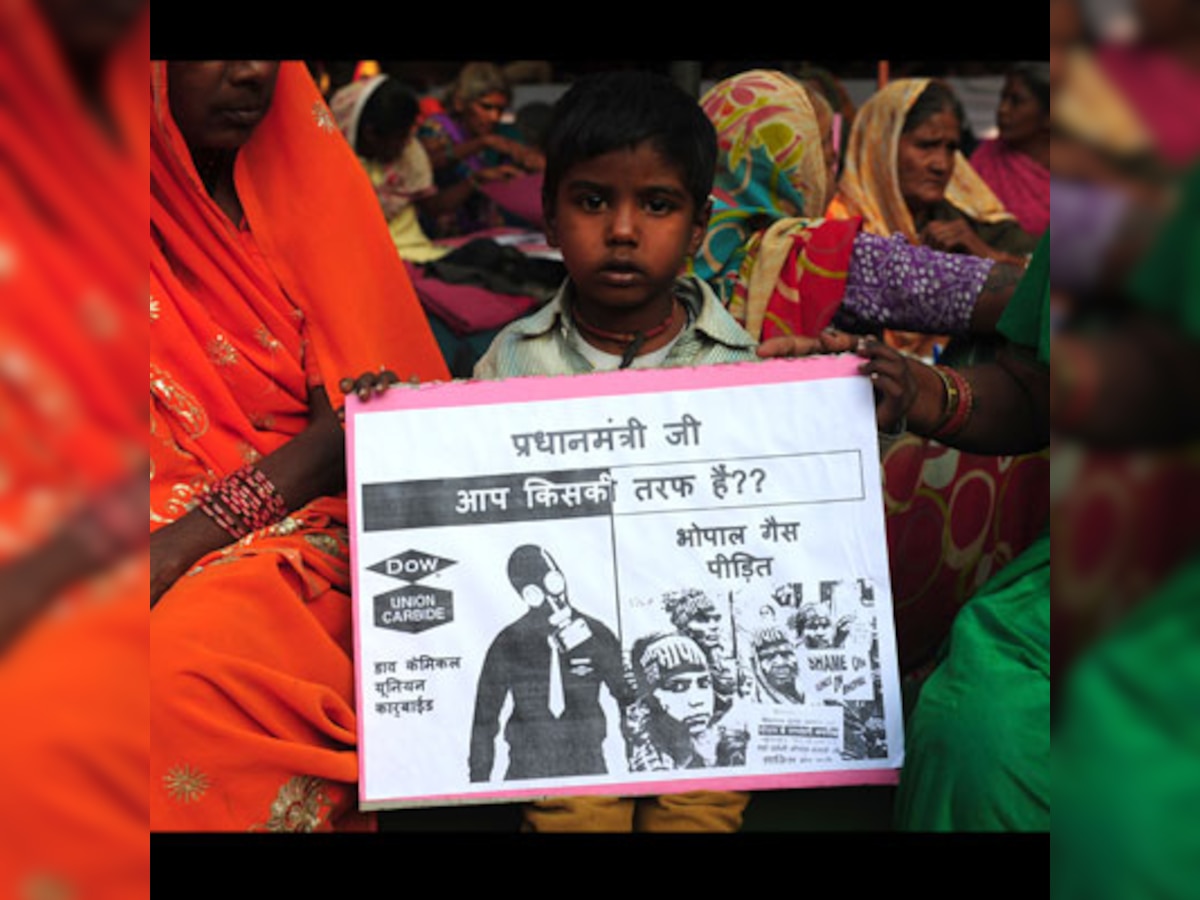 Survivors recall Bhopal gas tragedy on 30th anniversary, demand compensation