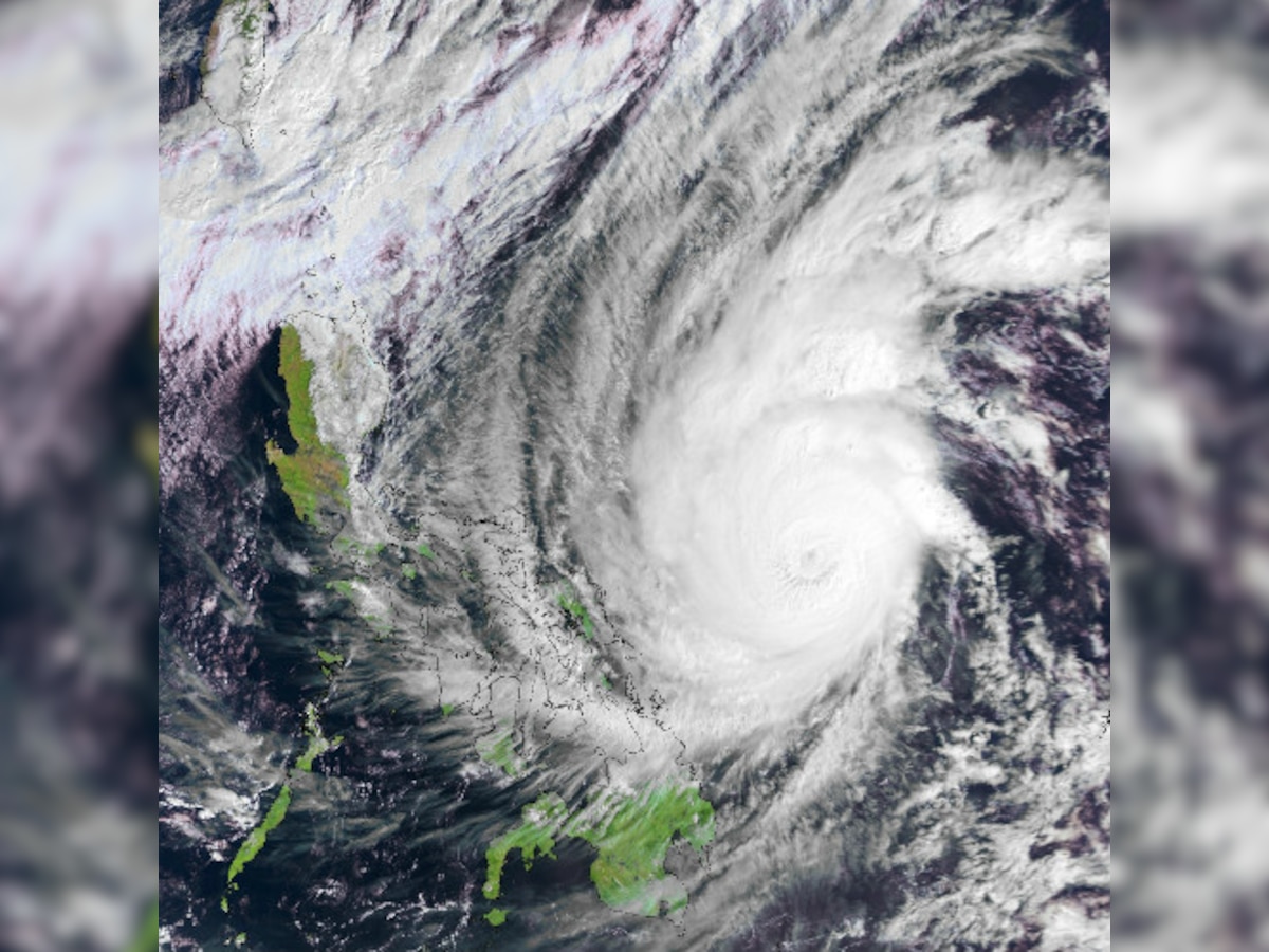 Typhoon Hagupit hits Philippines; half a million people evacuated