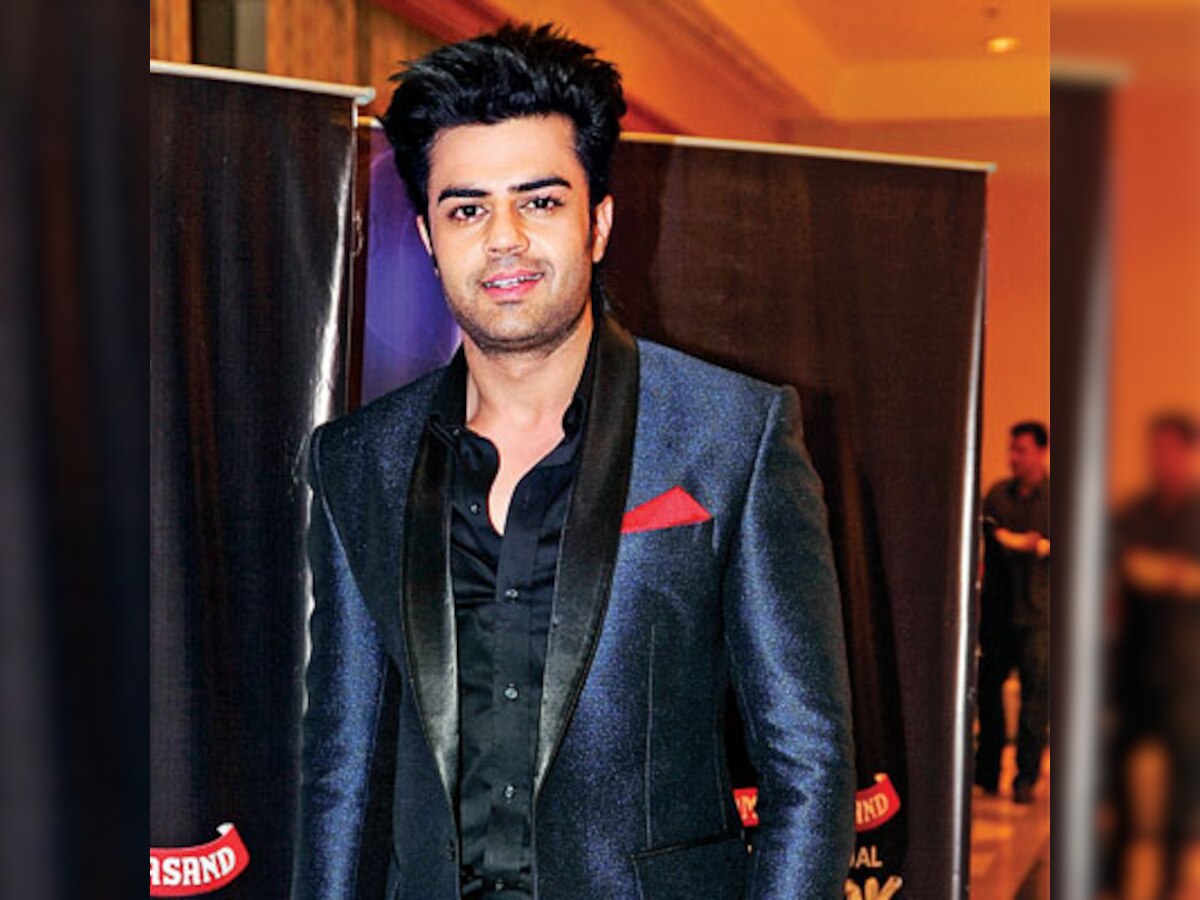 Funny man Manish Paul likely to quit Sunil Grover's Mad In India 