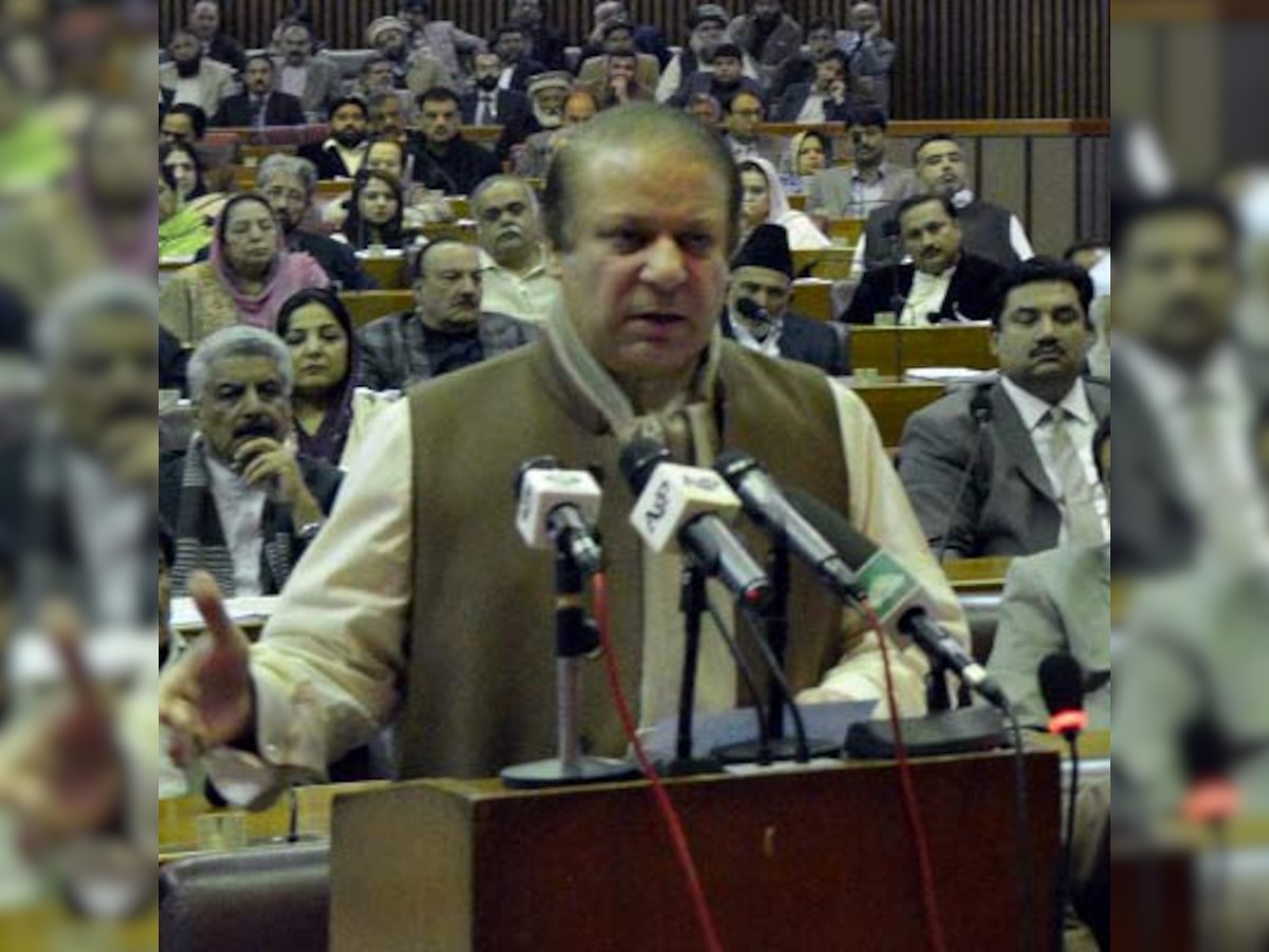 Nawaz Sharif condemns Peshawar terror attack; declares 3 days of mourning