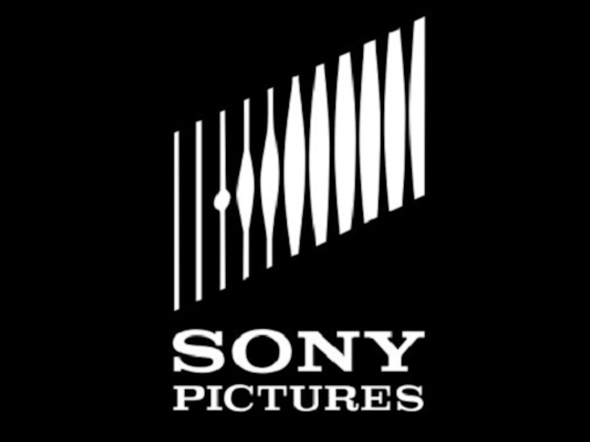 Sony Pictures threaten to sue Twitter over user accounts linking to leaked information