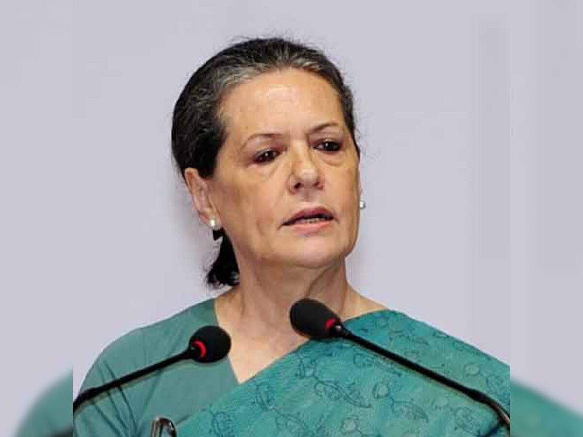 Sonia Gandhi welcomes Bharat Ratna for Atal Bihari Vajpayee,Madan Mohan Malaviya