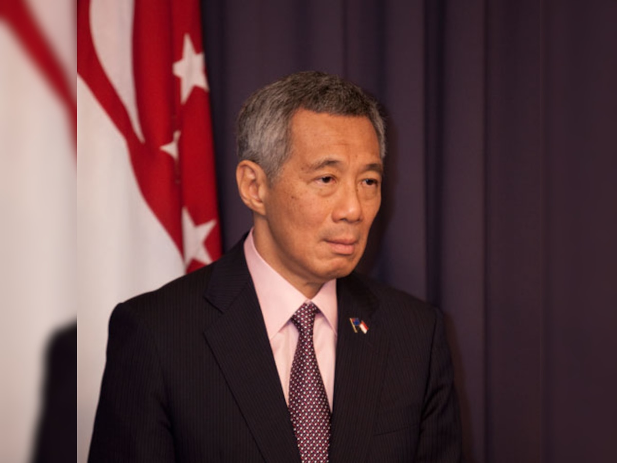 Singapore Prime Minister Lee Hsien Loong expresses concern over missing AirAsia plane