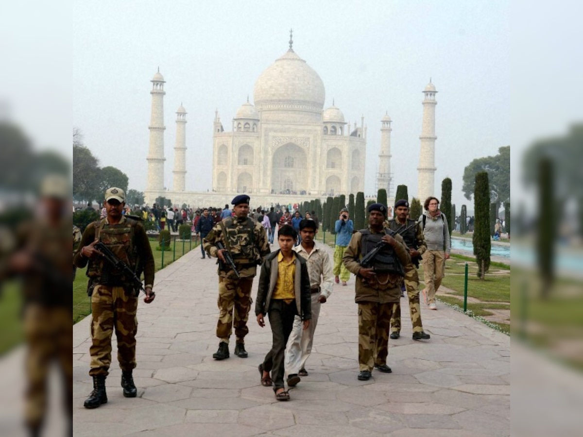 A spic and span Agra awaits the Obamas, India clears cows, dogs and dust