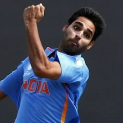 World Cup 2015: India sweat over Bhuvaneshwar Kumar's fitness; pacer suffers ankle injury