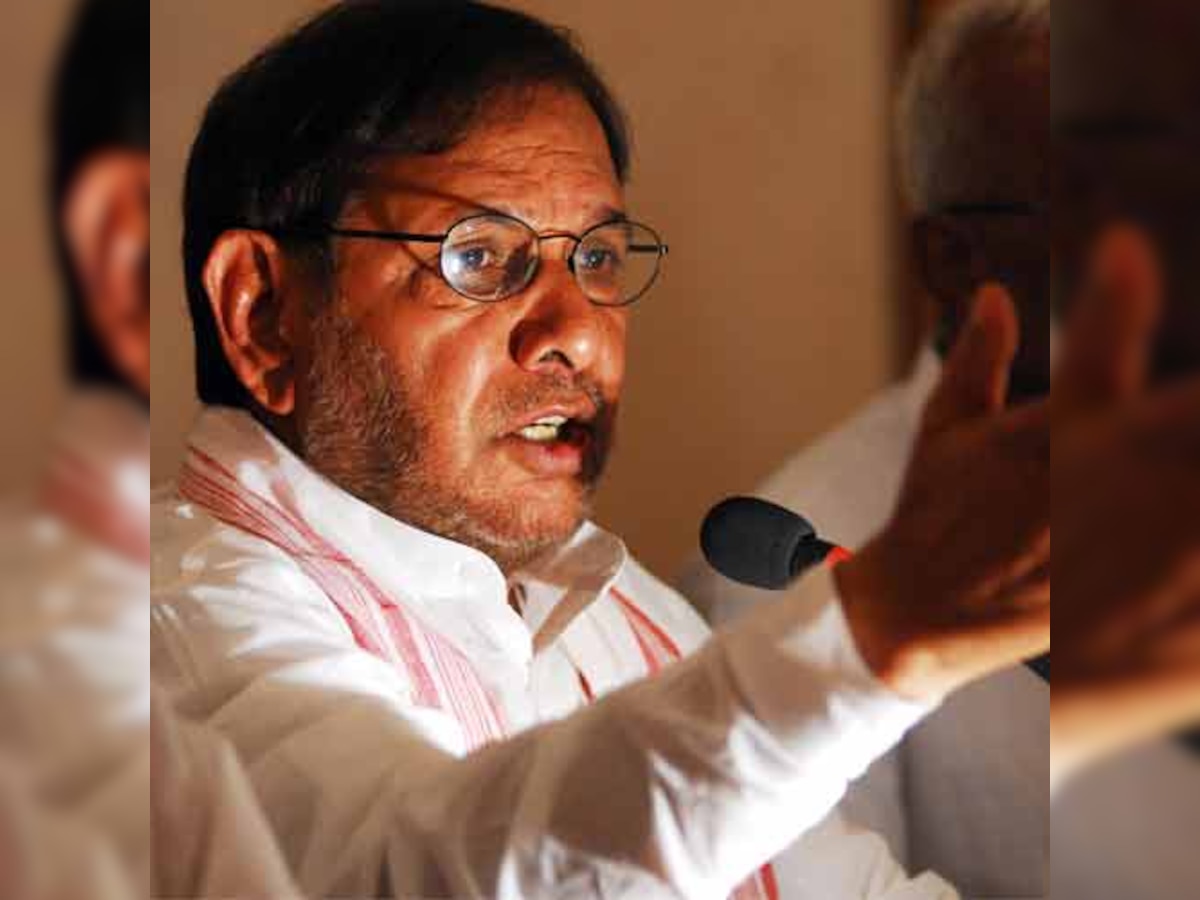 Sharad Yadav calls South Indian women 'dark-skinned'; refuses to apologise