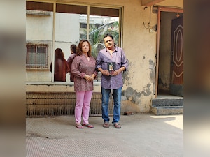 Goons steal poet Shailendra's works, alleges son