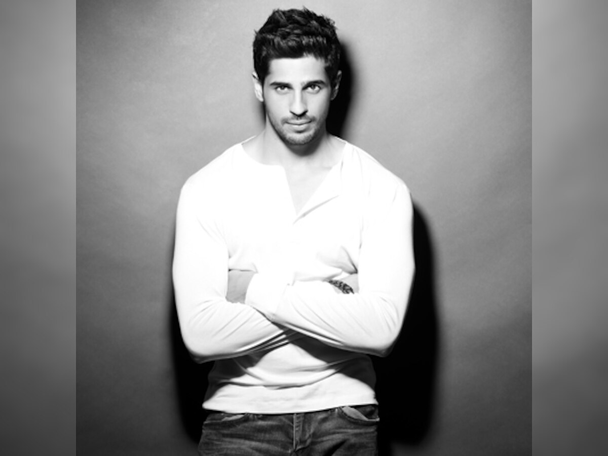 Sidharth Malhotra makes stunning debut on Instagram