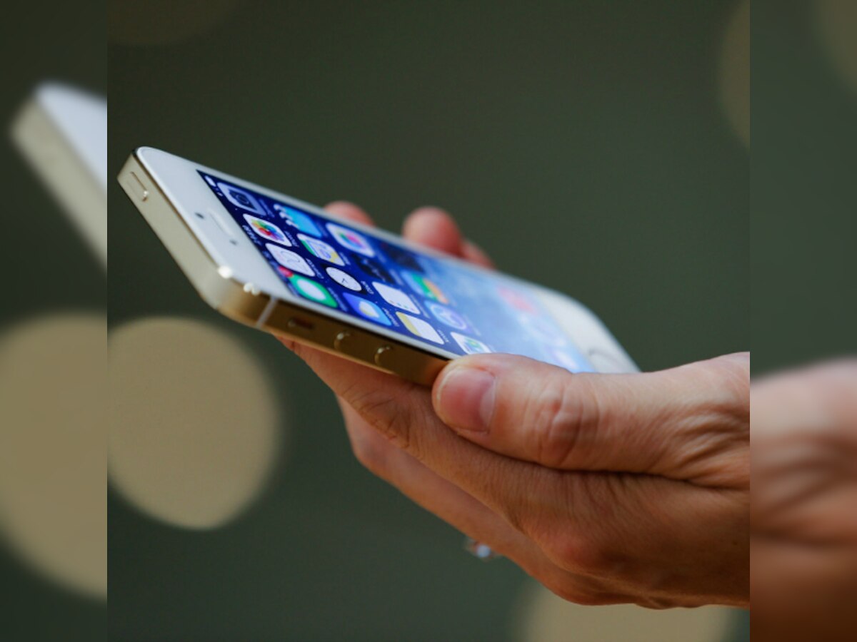 Apple releases new update iOS 8.3 with bug fixes, new emojis