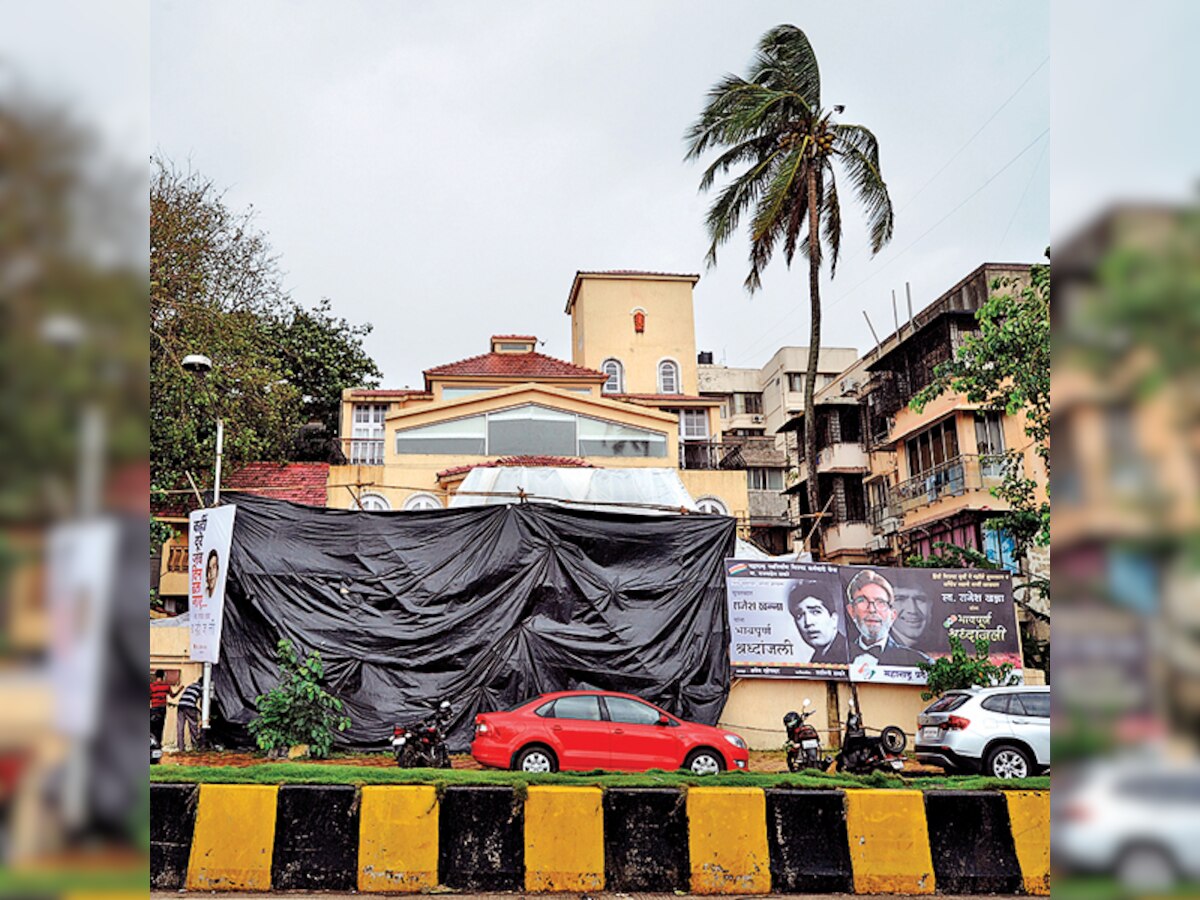 Bombay High Court quashes complaint against Dimple Kapadia, Twinkle Khanna and Akshay Kumar