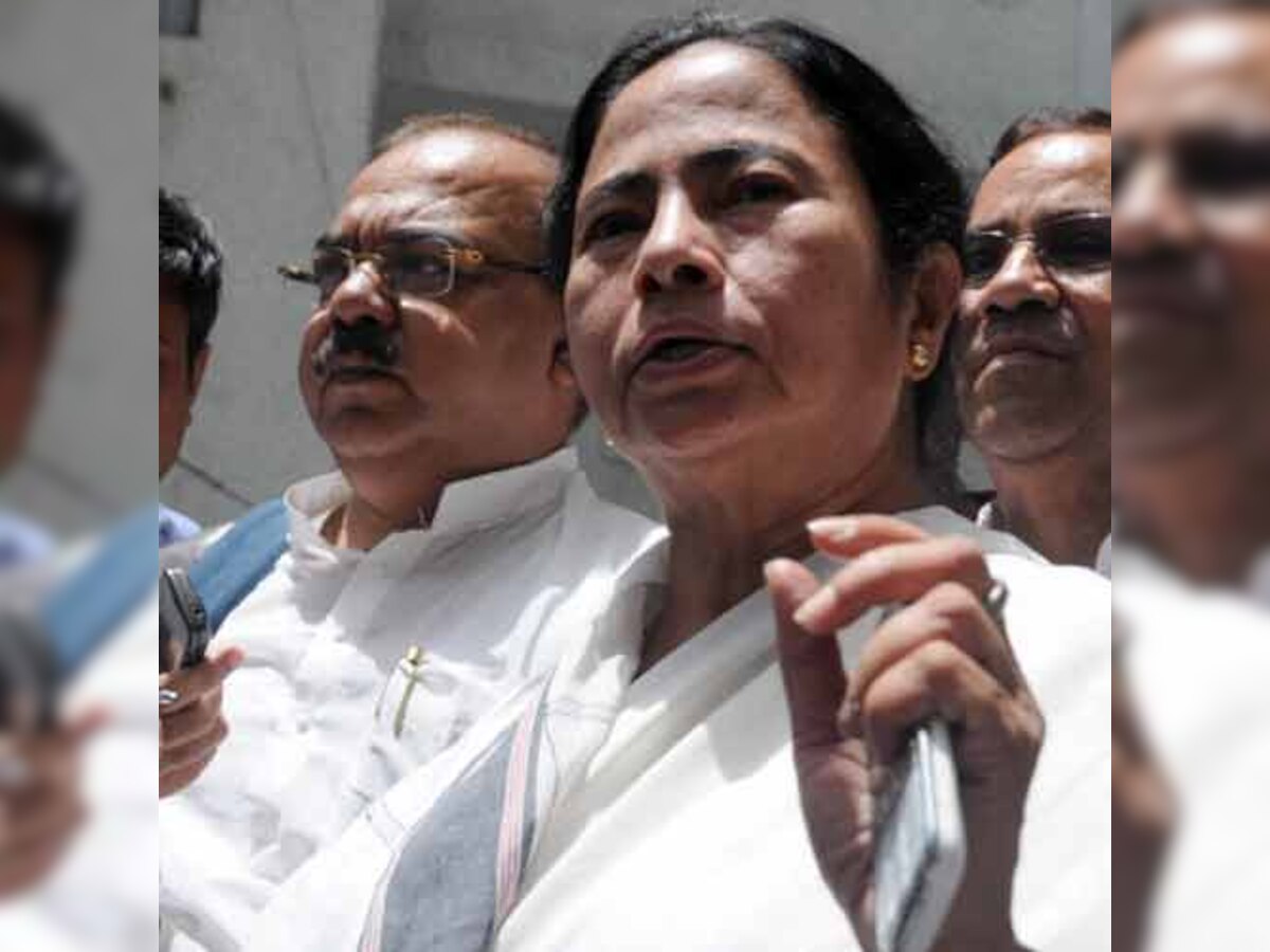 Saradha scam: Won't succumb under pressure, says Mamata Banerjee 