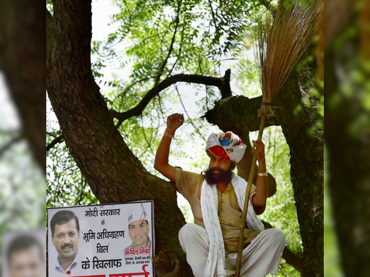 Farmer's suicide: Kejriwal orders probe, blame-game continues