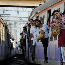 Mumbai: Fire near Bandra station, Western Railway train traffic affected