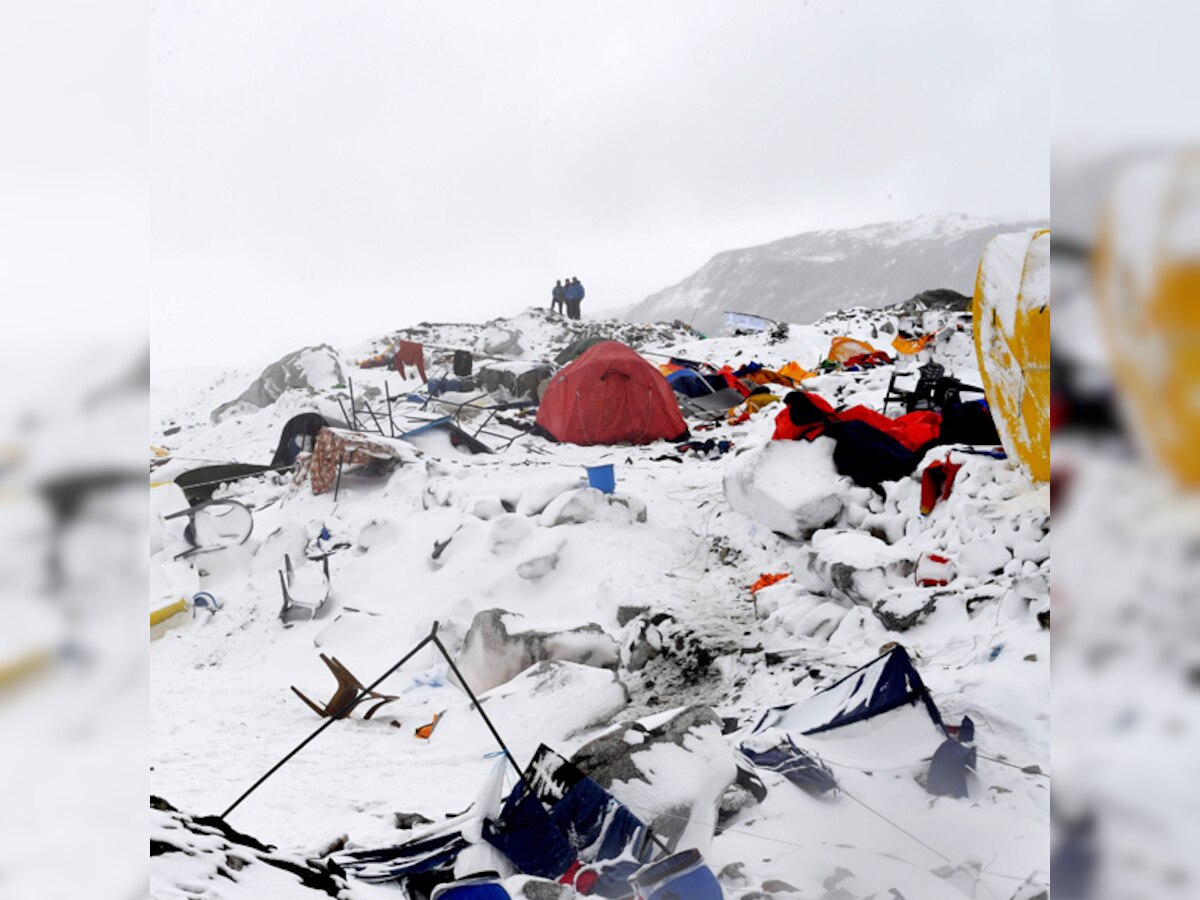 17 climbers dead in quake-triggered avalanche on Mt Everest