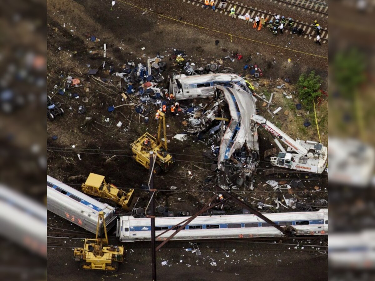 At least six die in Philadelphia train derailment, over 200 hurt