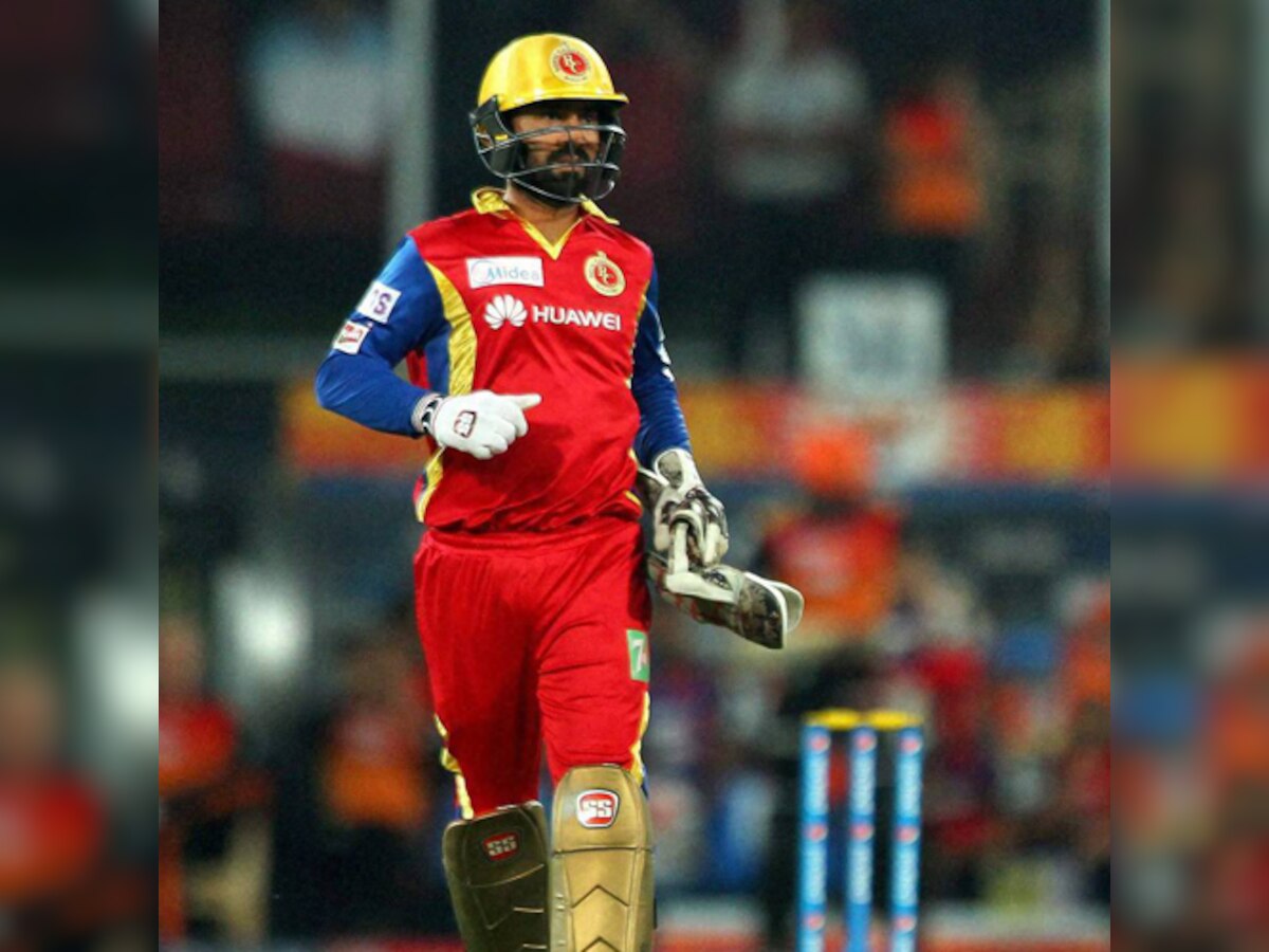 IPL 8: RCB's Dinesh Karthik fined for argument, Kohli let off