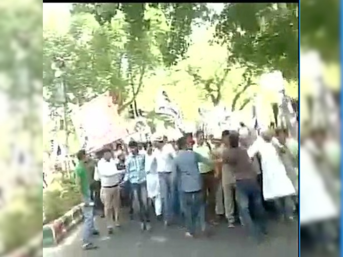 AAP stages protest against one year of PM Modi-led NDA rule