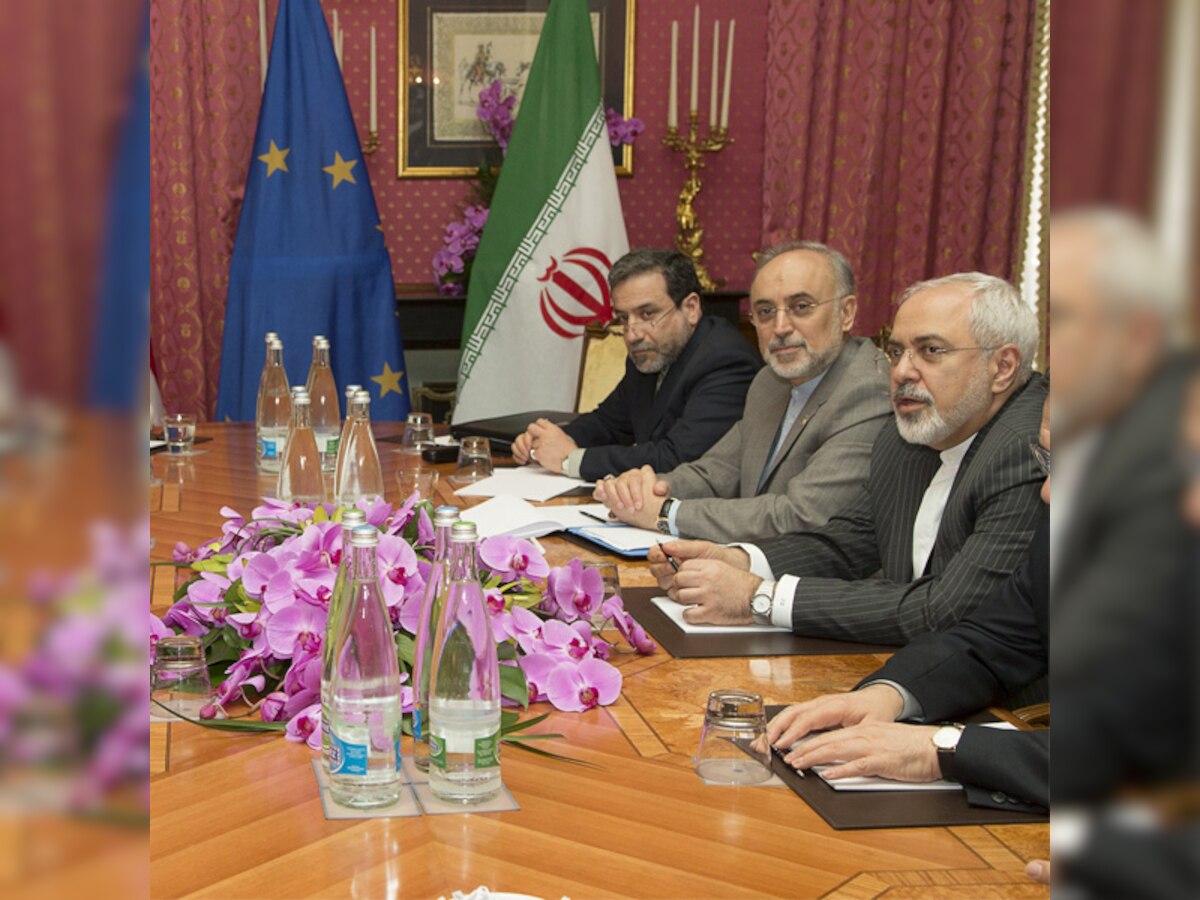 Kerry, Zarif in crucial nuclear talks ahead of deal deadline