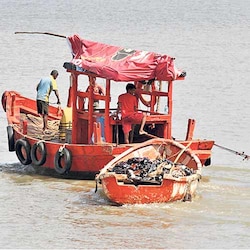 Kerala goes against Centre's fishing ban