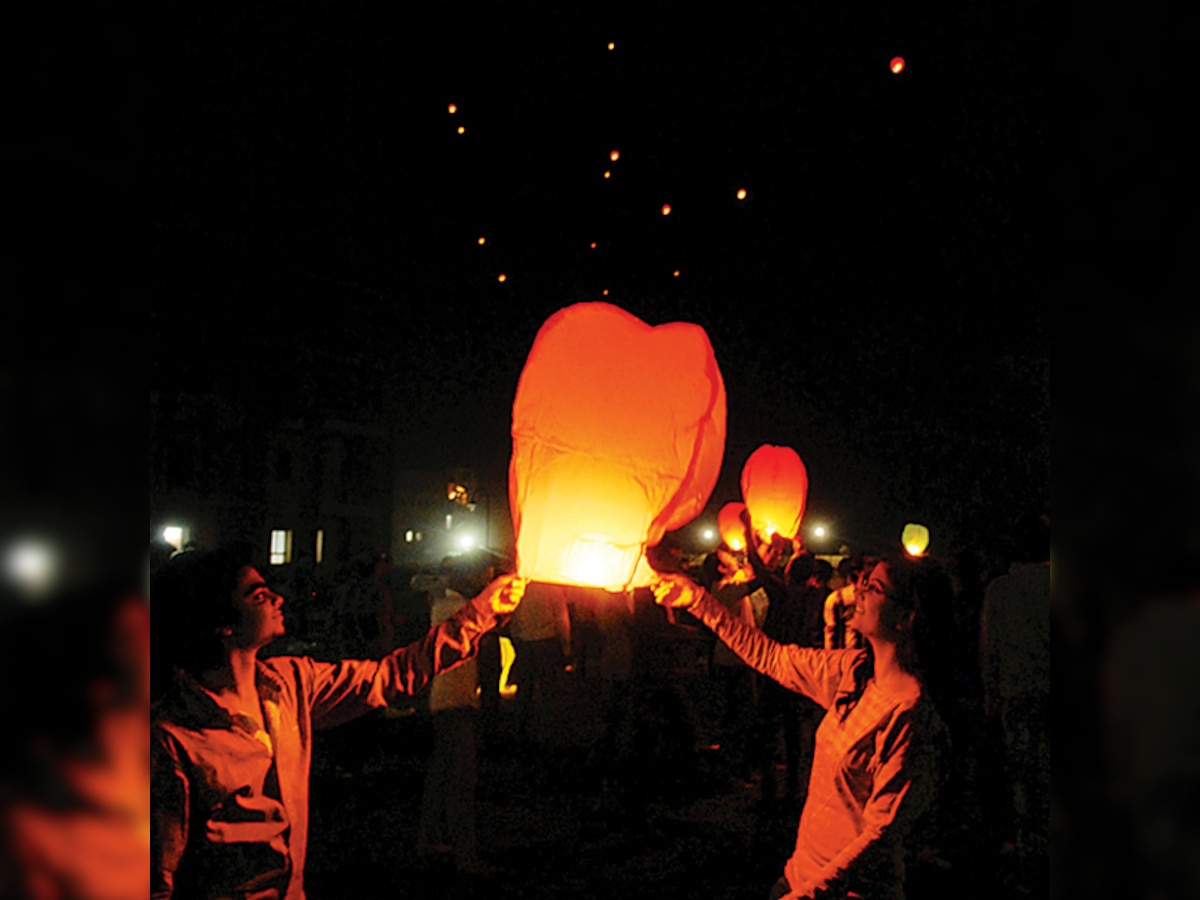 Sky lanterns giving air traffic controllers headache