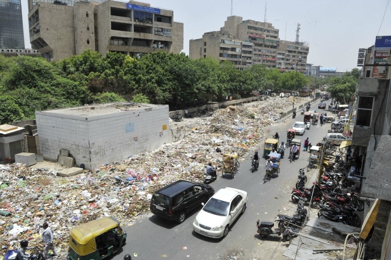 Horrific photos of east Delhi turning into a garbage dump