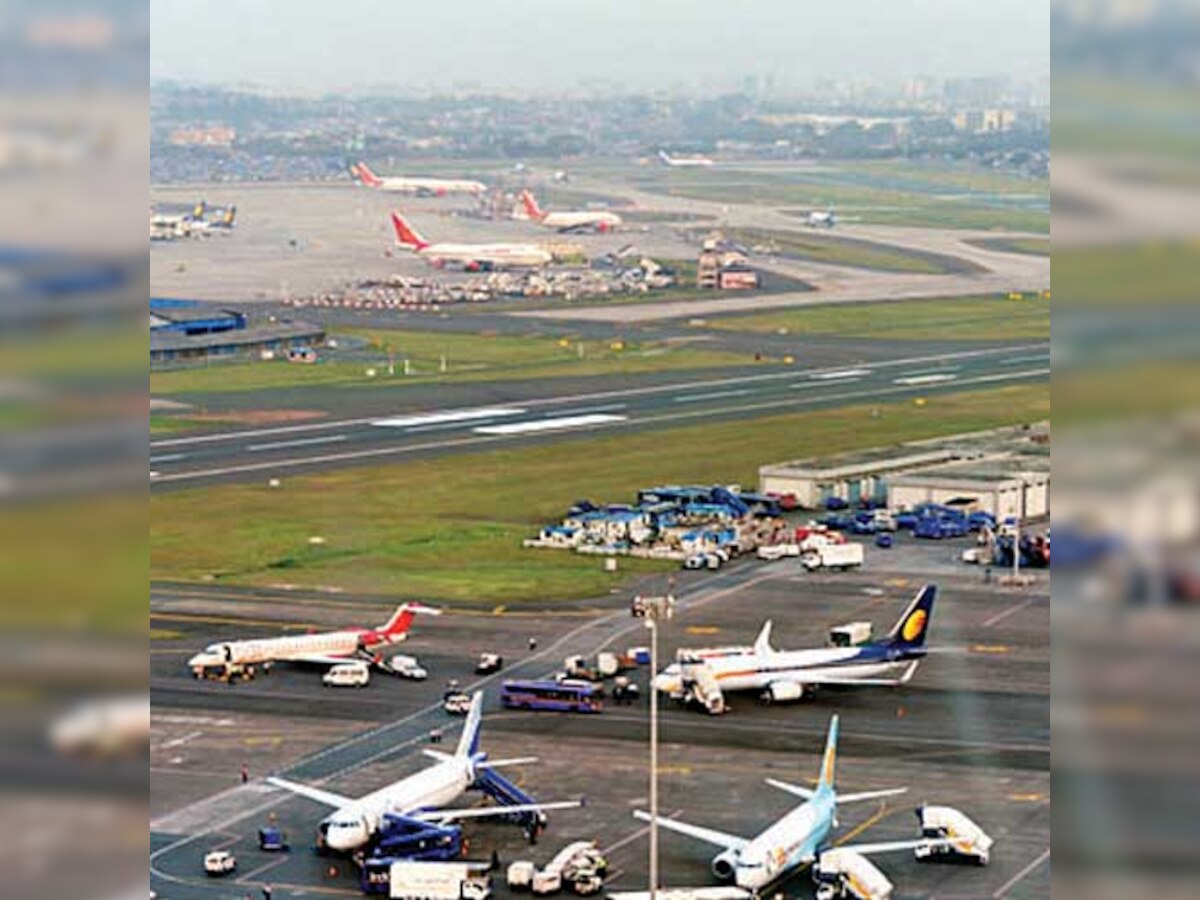 Mumbai rains delay flights by 30 mins