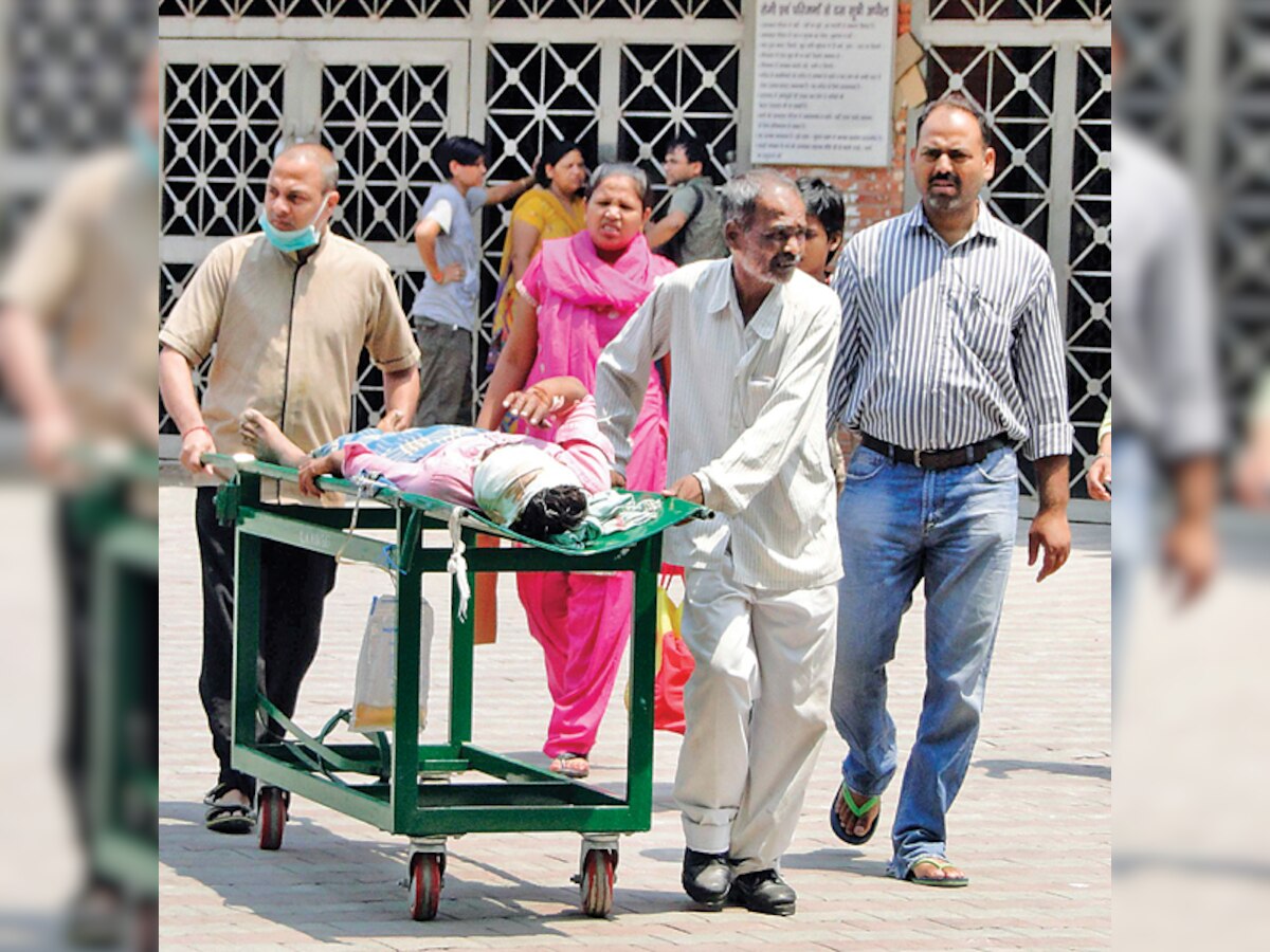 Striking Delhi doctors say they work 100 hours a week